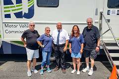 2: DMV MOBILE UNIT 62624 CREW